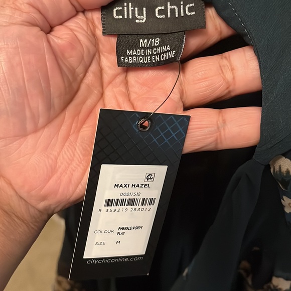 AVENUE Gorgeous Emerald Green Maxi Dress! New with Tag! - Picture 5 of 5